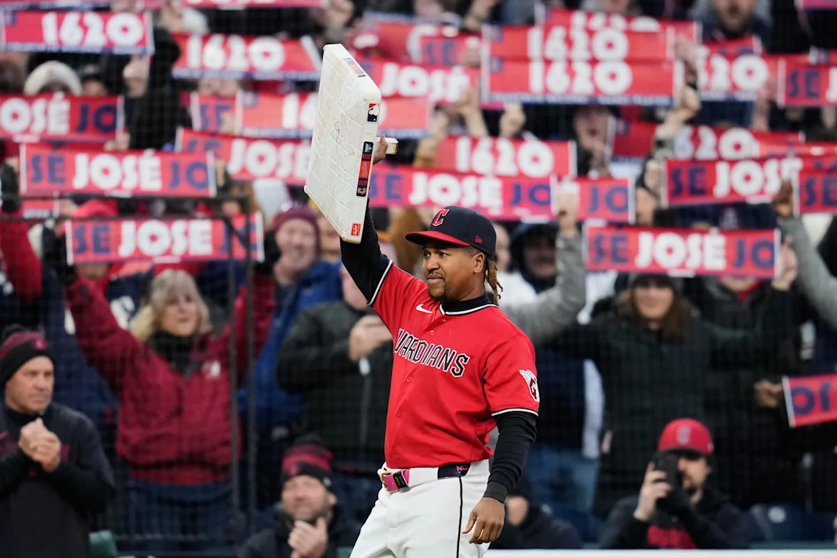 José Ramírez becomes Cleveland Guardians' all-time leader in games played creates buzz